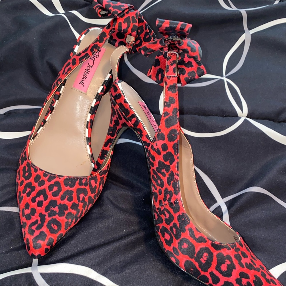 Brand new never worn Betsy Johnson heels!